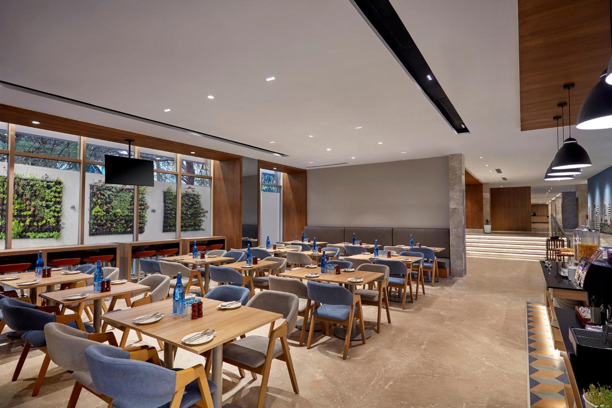 Holiday Inn Express Bengaluru Bommasandra By Ihg Kammasandra Экстерьер фото