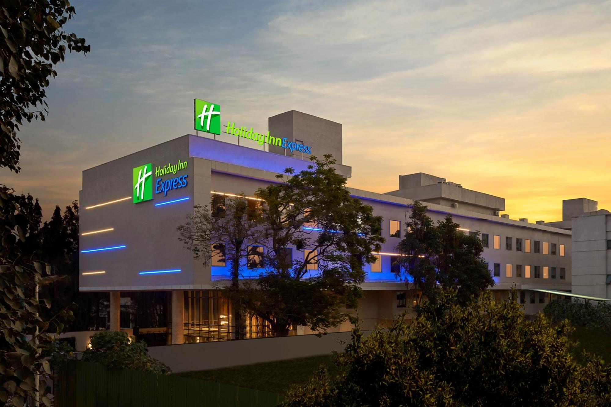 Holiday Inn Express Bengaluru Bommasandra By Ihg Kammasandra Экстерьер фото